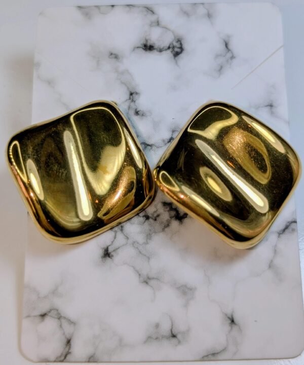Aretes forma cuadrado flex dorado